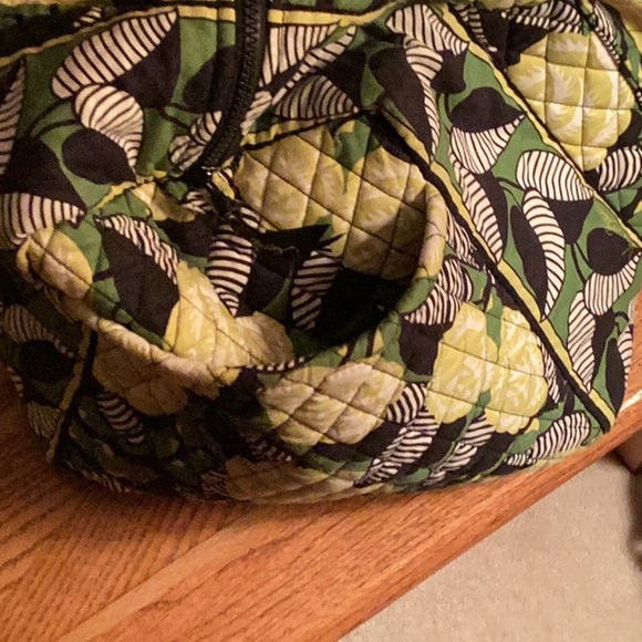 Vera Bradley large tote in green/black/white floral - Picture 3 of 5